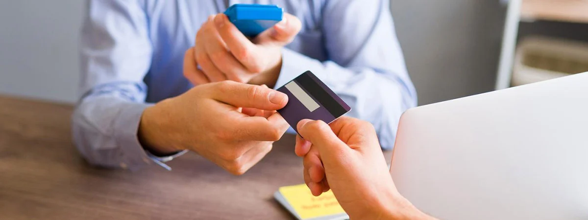 Zero-Downtime Migration from Apigee OPDK to Apigee Hybrid on Amazon EKS for a UK Retail Bank